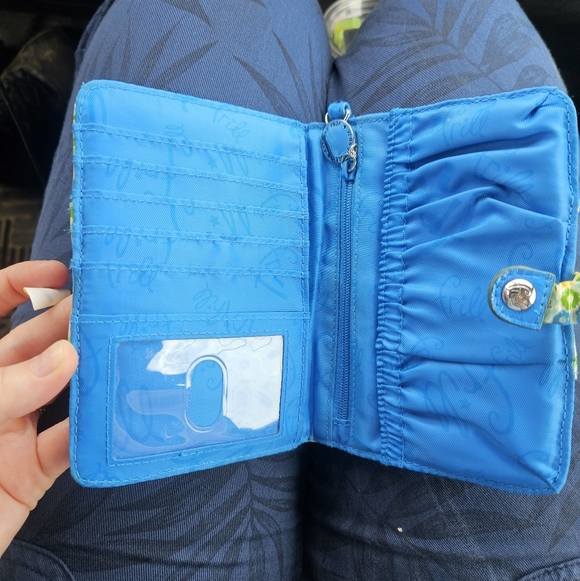 Vera Bradley English Meadow FRILL Wallet - Picture 2 of 6